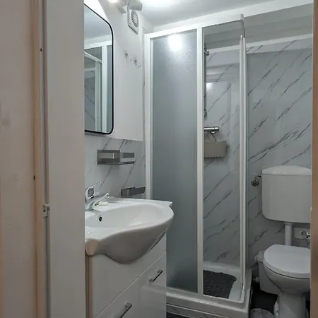 Catullo 10 Minutes From Airport *